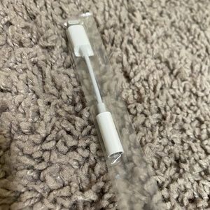 Lightning to 3.5 mm Headphone Jack Adapter